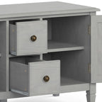 Meuble TV traditionnel en BOIS MASSIF Hampshire de 72 pouces de large pour téléviseurs jusqu'à 80 pouces - 72 larg. x 18 prof. x 24 haut.